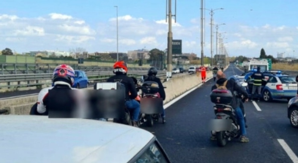 Uomo Investito Sulla Roma Fiumicino Era Uscito Dall Auto Per