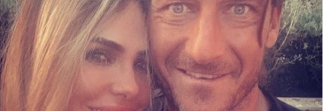 Francesco Totti E Gli Auguri A Ilary Blasi Che Compie 39 Anni Auguri