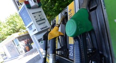 Carburanti, sale ancora il prezzo della benzina: in modalità self cresce a 1,856 euro/litro. Diesel self va a 1,837 euro/litro