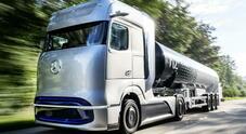 Daimler Trucks GenH2, autocarro a idrogeno per lungo raggio. Impatto zero grazie a fuel cell. Autonomia di oltre 1.000 km
