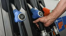 Carburanti, anche il gasolio self supera i 2 euro al litro. La benzina sale a 2,195 euro/litro