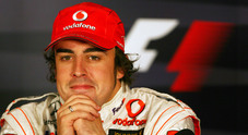 Alonso, la clamorosa rivelazione di un ex McLaren: «Nel 2007 distribuiva buste con soldi per portare il team dalla sua parte»