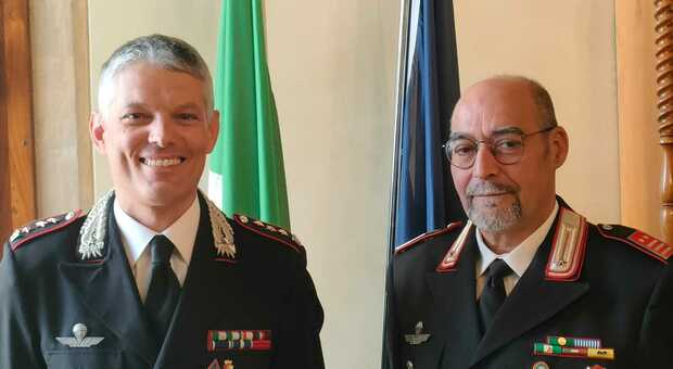 Magro saluta il luogotenente Margarita che va in pensione dai Carabinieri dopo 40 anni di servizio