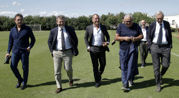 Il presidente di Lega Serie A Casini con i dirigenti del Lecce
