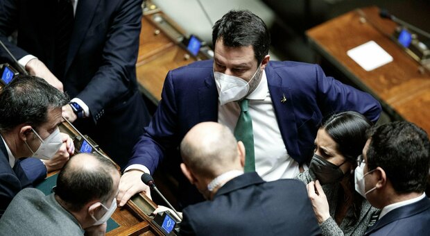 Mattarella, Salvini e la telefonata con Draghi: «Il Paese non ci farebbe una buona figura»