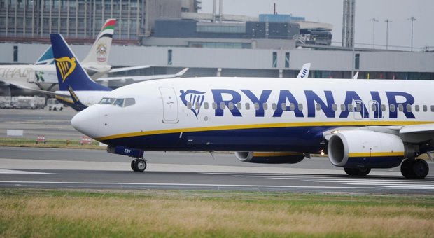 Coronavirus, la denuncia: «Ryanair non rimborsa i biglietti aerei già acquistati»
