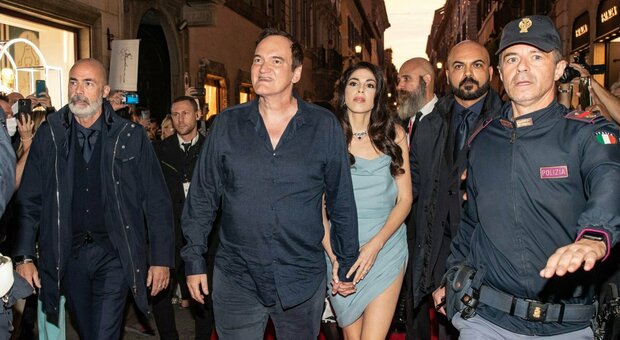 Hollywood in via Condotti, la passeggiata di Quentin Tarantino nella strada delle griffe