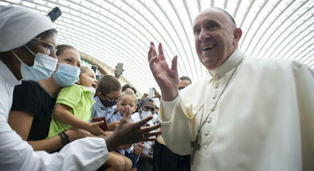 Papa Francesco: «Mi volevano morto, già preparavano il Conclave»