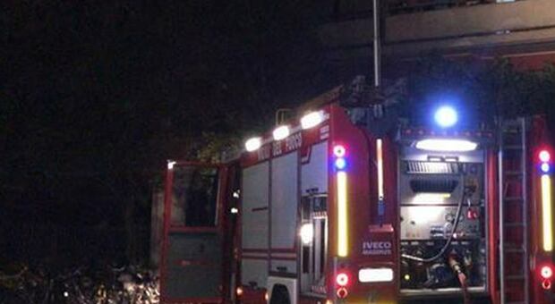 Incendio in casa mentre dormono, quattro rifugiati politici riescono a mettersi in salvo a Osimo. Distrutta la cucina