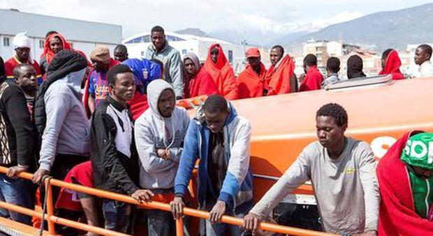 Migranti, Ue: «La legge per casi come Aquarius non è chiara»