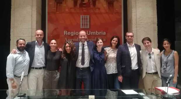 Il direttivo Aiga Perugia, al centro il presidente Ciglioni Il direttivo Aiga Perugia, al centro il presidente Ciglioni