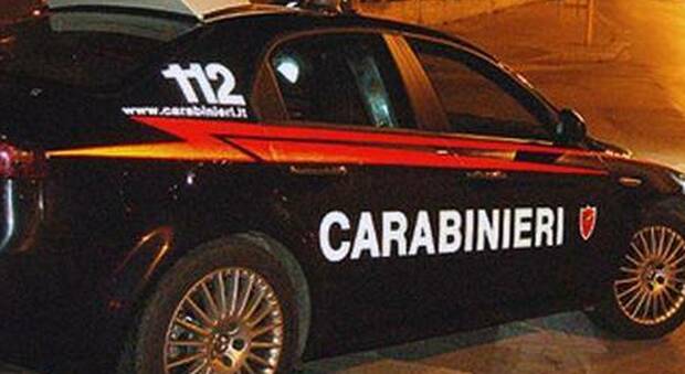 La lite tra amici 50enni finisce con uno dei due all'ospedale: i carabinieri denunciano l'altro