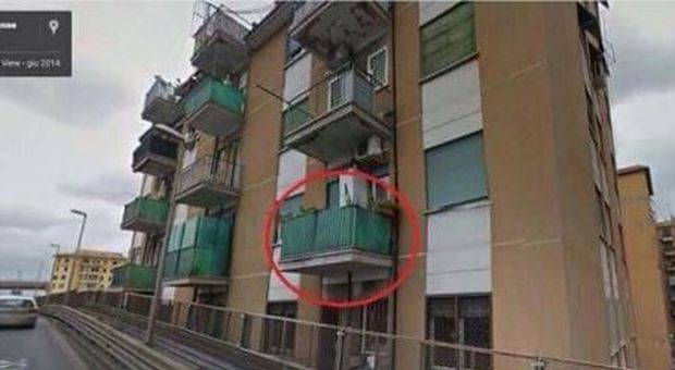 Da questo balcone si può prendere l'autobus "al volo": ecco dove è stata girata la famosa scena di Fantozzi