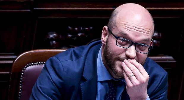 Fontana: assegno da 100 a 300 euro per figli fino a 26 anni Fontana: assegno da 100 a 300 euro per figli fino a 26 anni