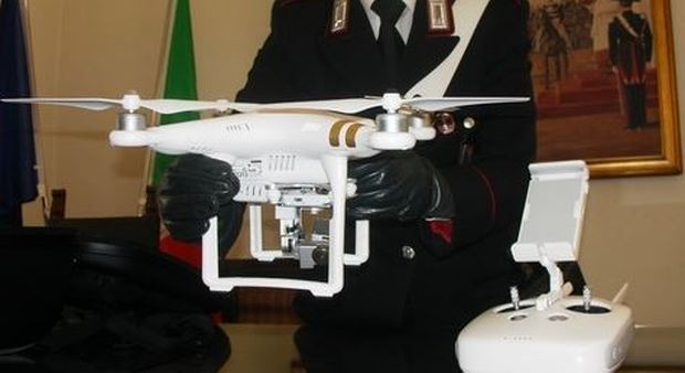 Roma, allarme al Colosseo per un drone: arrestati 5 olandesi