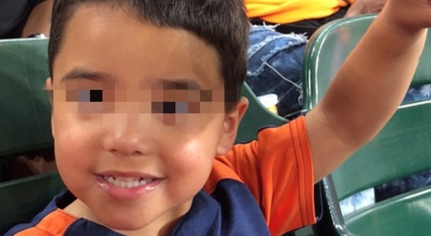 Bambino di 6 anni morto per un'ameba mangia-cervello, allerta a Houston: «Non usate l'acqua del rubinetto»