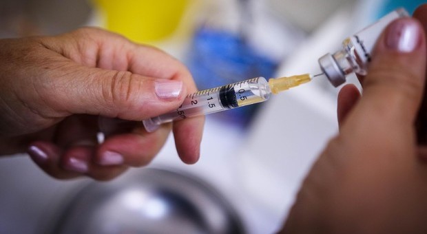 Coronavirus, l'annuncio di Speranza: «Il vaccino sarà prodotto ad Anagni» Coronavirus, l'annuncio di Speranza: «Il vaccino sarà prodotto ad Anagni»