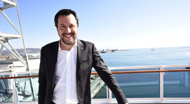 Salvini: case chiuse, sì alla riapertura. Ma M5S non è d'accordo