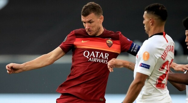Dzeko, capitano della Roma, contro il Siviglia Dzeko, capitano della Roma, contro il Siviglia