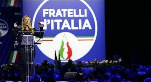 Giorgia Meloni, nessuna retromarcia sul simbolo: «Fiera della fiamma. Sì al presidenzialismo, gli italiani sceglieranno»