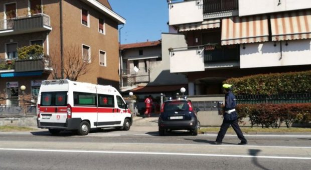 La madre le vieta di uscire di casa, studentessa si cala dalla finestra e precipita a Milano