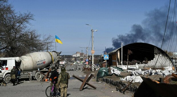 Ucraina, attacco a Leopoli, bombardamenti per tutta la notte Israele pronta a ospitare l'incontro fra Putin e Zelensky