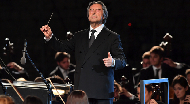 Il Maestro Muti dirigerà a Ravenna il 21 giugno il primo concerto dal vivo con pubblico dopo il lockdown Il Maestro Muti dirigerà a Ravenna il 21 giugno il primo concerto dal vivo con pubblico dopo il lockdown