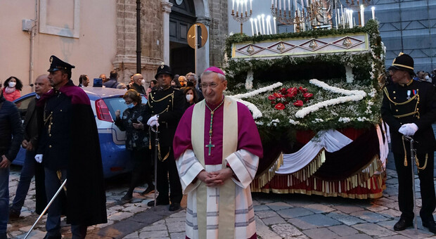 L'arcivescovo Santoro alla celebrazione di San Cataldo: «Crisi ambientale, lavorativa e sociale: a Taranto tempi difficili»