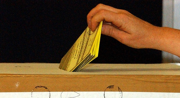 Marche al voto: 64 sfidanti per 28 poltrone da sindaco. Possibile ballottaggio a San Benedetto e Castelfidardo
