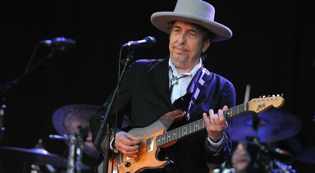 Bob Dylan, una donna lo accusa: «Avevo 16 anni, abusò di me al Chelsea Hotel»