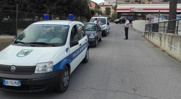 L'intervento della polizia locale di Osimo L'intervento della polizia locale di Osimo