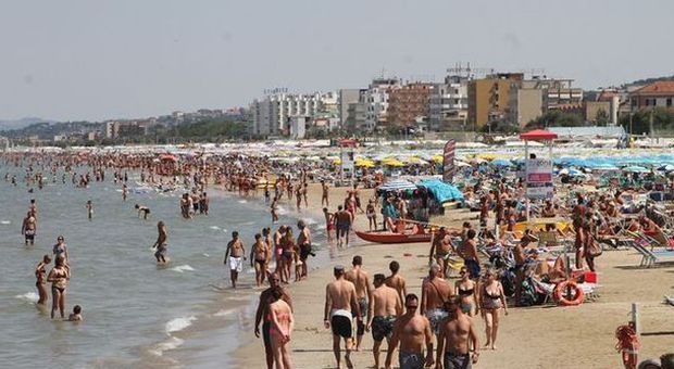 Senigallia, niente consumazione Toilette negata a coppia di turisti Senigallia, niente consumazione Toilette negata a coppia di turisti
