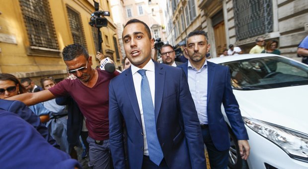 Governo, vertice M5S-Pd in corso. Di Battista: «Zingaretti ha il terrore di Renzi». Salvini: «Mai con i Dem»