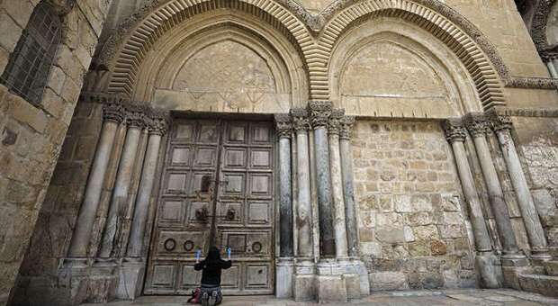 Coronavirus, Israele chiude il Santo Sepolcro: è successo soltanto nel 1349 Coronavirus, Israele chiude il Santo Sepolcro: è successo soltanto nel 1349