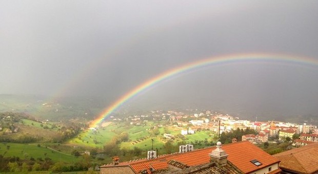 Doppio arcobaleno dopo il nubifragio a Macerata