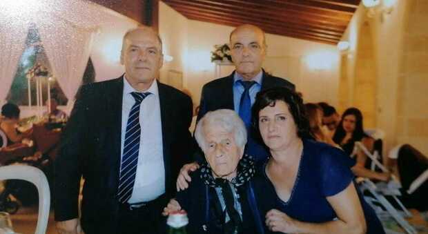 Nonna Maria è la più anziana di Puglia: festa per i 107 anni