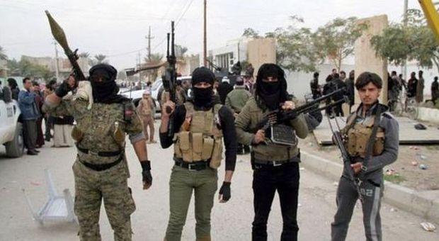 Isis, bruciate vive 45 persone e 27 poliziotti iracheni uccisi ad ovest di Baghdad