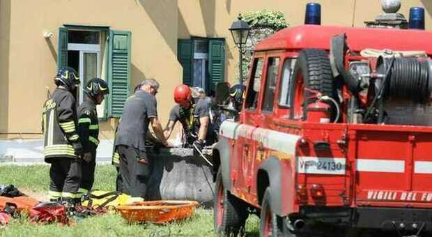 Bambino cade in un pozzo e muore a Gorizia: volo di 30 metri, era al parco con il campo estivo