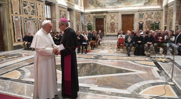 Il Papa con il vescovo Bresciani