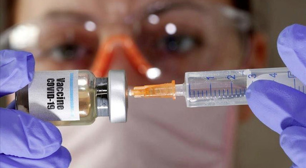 Da fine settembre le Asl pronte a richiamare per la terza dose di vaccino 200mila fragili
