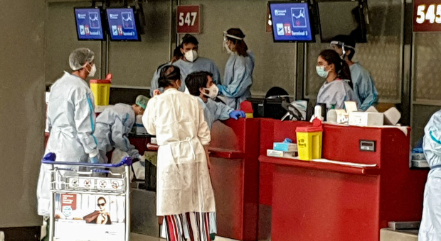 Coronavirus, nel Lazio nuova impennata di contagi: 16 nelle ultime 24 ore e 2 morti Coronavirus, nel Lazio nuova impennata di contagi: 16 nelle ultime 24 ore e 2 morti