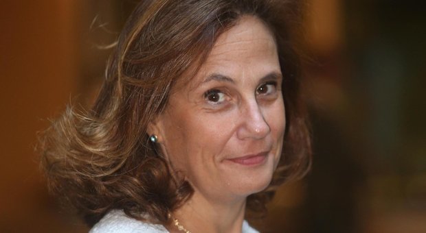 Ilaria Capua: «Dal plasma convalescente rischi come epatite e choc anafilattico. Il vaccino? Non ci farà uscire presto dall'incubo» Ilaria Capua: «Dal plasma convalescente rischi come epatite e choc anafilattico. Il vaccino? Non ci farà uscire presto dall'incubo»