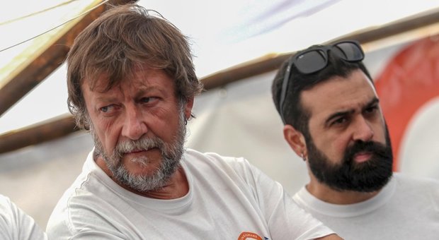 4371764_1042_migranti_nave_ong_luca_casarini_lampedusa.jpg