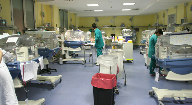Il virus senza cuore: bimba di 15 giorni ricoverata all'ospedale Salesi
