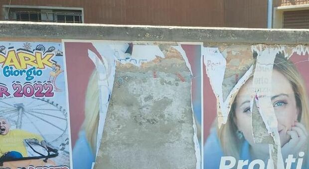Meloni, manifesti elettorali strappati a Porto San Giorgio. Protesta Agostini per FdI. La polemica s'infiamma