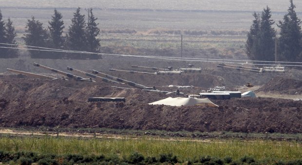 Turchia pronta a invadere il nord della Siria. Trump: «Via da guerre ridicole»