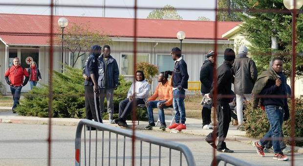 Migranti, il Viminale aumenta i rimborsi da 19 a 23 euro