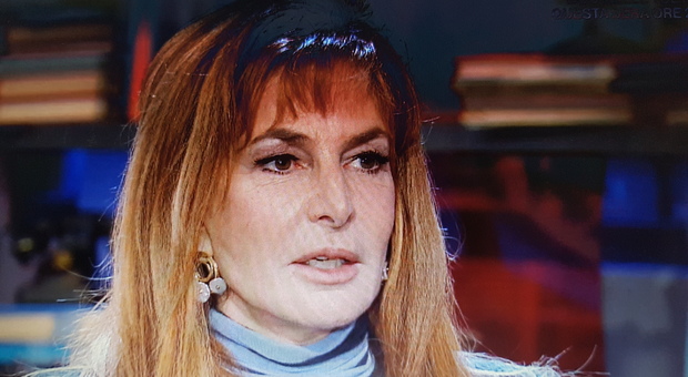 Giuliana De Sio ospite della trasmissione "Oggi è un altro giorno" su Rai 1