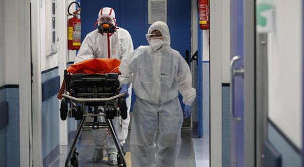 Covid-19, l'Iss avverte: «In Italia ci sono ancora focolai, l'epidemia non è conclusa» Covid-19, l'Iss avverte: «In Italia ci sono ancora focolai, l'epidemia non è conclusa»