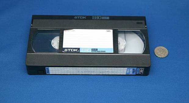 Le vecchie videocassette Vhs a breve varranno una fortuna